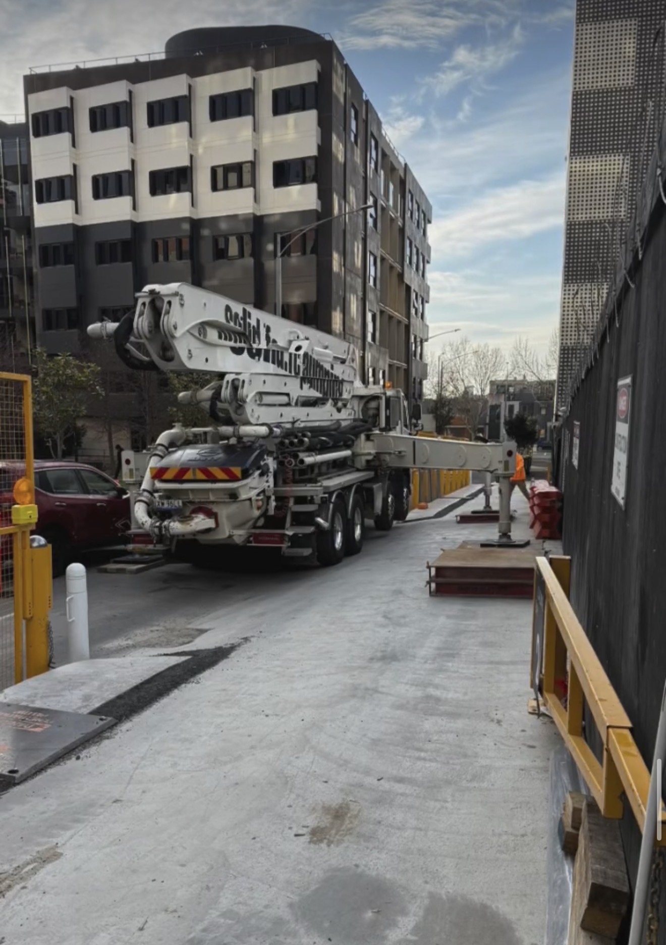 Solid FC urban boom pump multi-storey